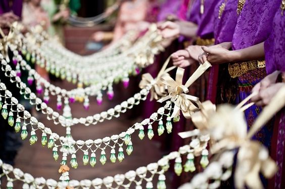 พิธีกั้นประตูเงินประตูทอง