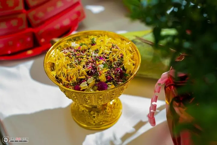 พานข้าวตอกดอกไม้ ในงานแต่งงานแบบจีน