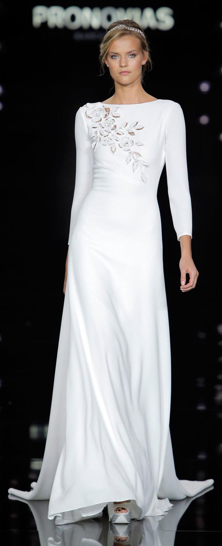 %e0%b8%8a%e0%b8%b8%e0%b8%94%e0%b9%81%e0%b8%95%e0%b9%88%e0%b8%87%e0%b8%87%e0%b8%b2%e0%b8%99pronovias009