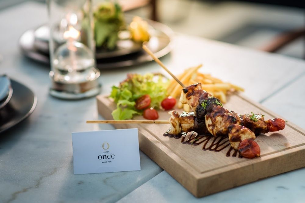 05-สถานที่จัดเลี้ยง-Dinner-Rooftop-Hotel Once Bangkok-04