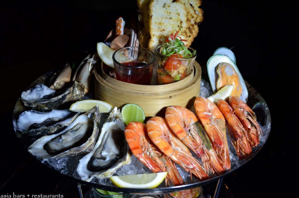 07-สถานที่จัดเลี้ยง-Dinner-Rooftop-Okura Bangkok-03