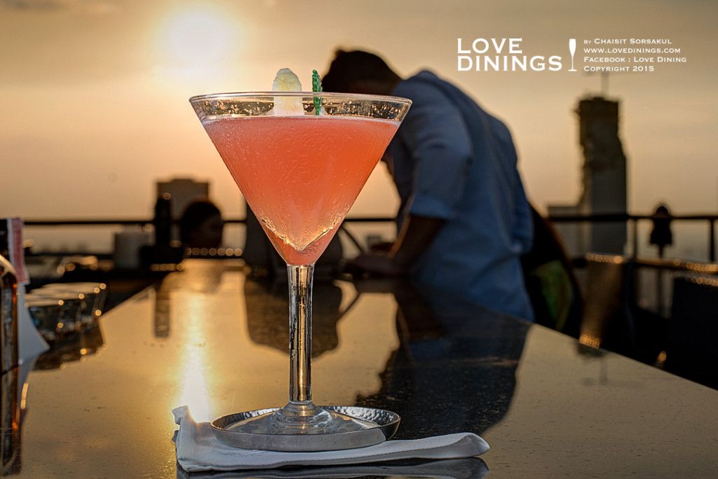 08-สถานที่จัดเลี้ยง-Dinner-Rooftop-Banyan Tree-02