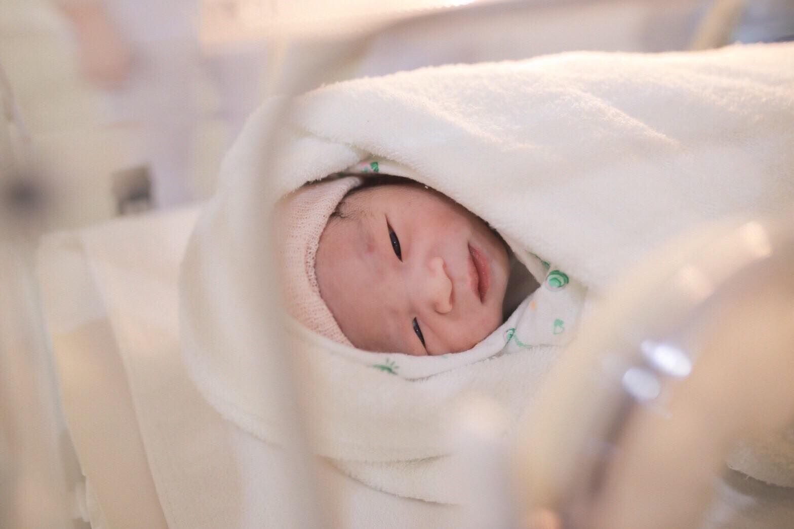 คลอดแล้วจ้า! น้องเรซซิ่ง ลูกคนแรกของแพท ณปภา