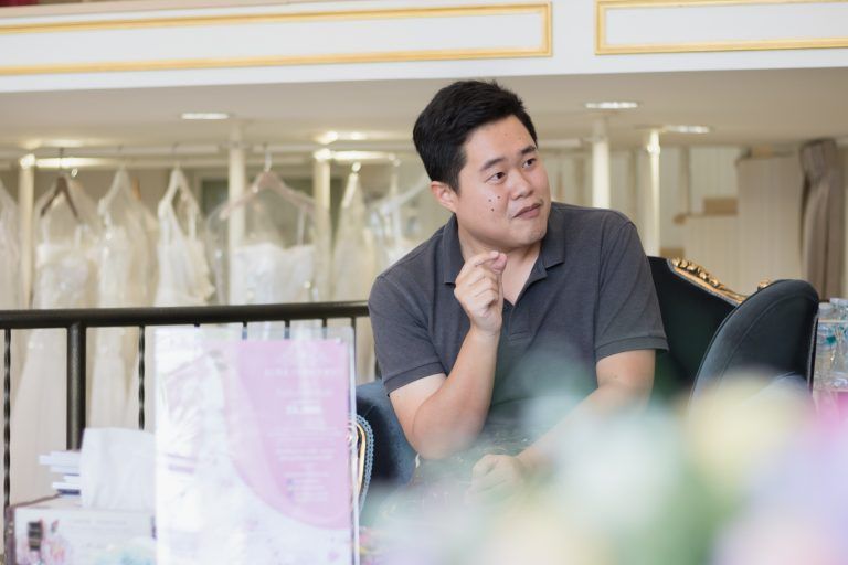 ช่างภาพงานแต่งงานอารมณ์ดี Bird Eye View Wedding Studio