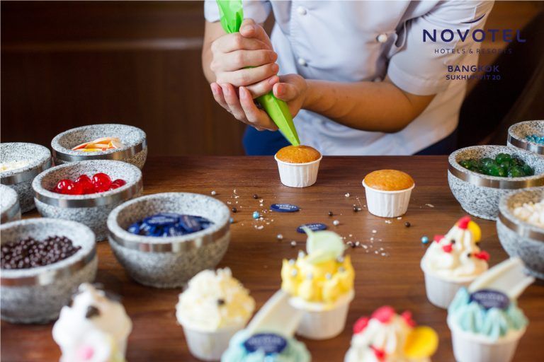 ร่วมฉลองวันแม่ด้วยบุฟเฟ่ต์มื้อพิเศษ พร้อมกิจกรรมทำคัพเค้กกับโรงแรม โนโวเทล กรุงเทพ สุขุมวิท 20