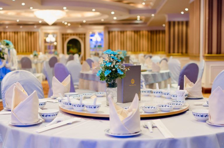 แนะนำแพ็คเกจแต่งงานปี 2019 โรงแรมรอแยลเบญจา ย่านนานา ราคาสบาย เริ่มต้นไม่ถึงหลักแสนก็แต่งได้