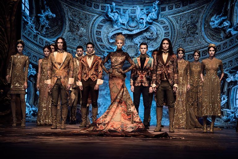 รีวิวชุดแบรนด์ Michael Cinco's Fall 2017 สวยแกรนด์ระดับเจ้าหญิง