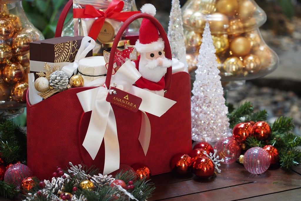 เฉลิมฉลองเทศกาลแห่งความสุข ในโอกาสคริสต์มาส ส่งท้ายปีเก่า และเริ่มต้นปีใหม่ ณ โรงแรมอนันตรา สยาม กรุงเทพ