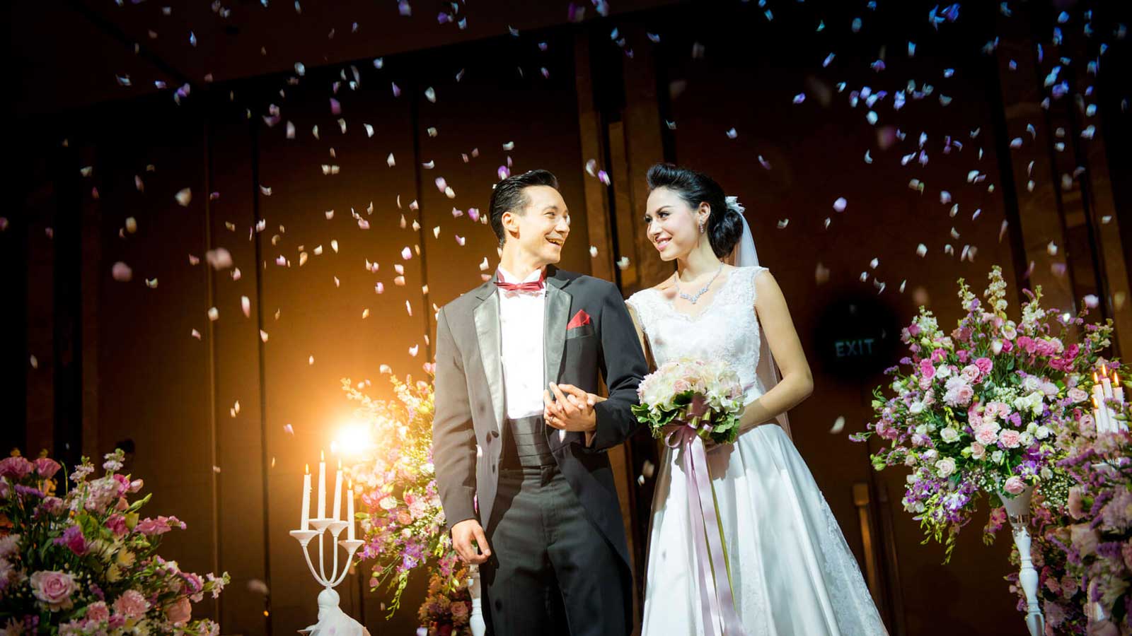 แต่งงานใกล้รถไฟฟ้า