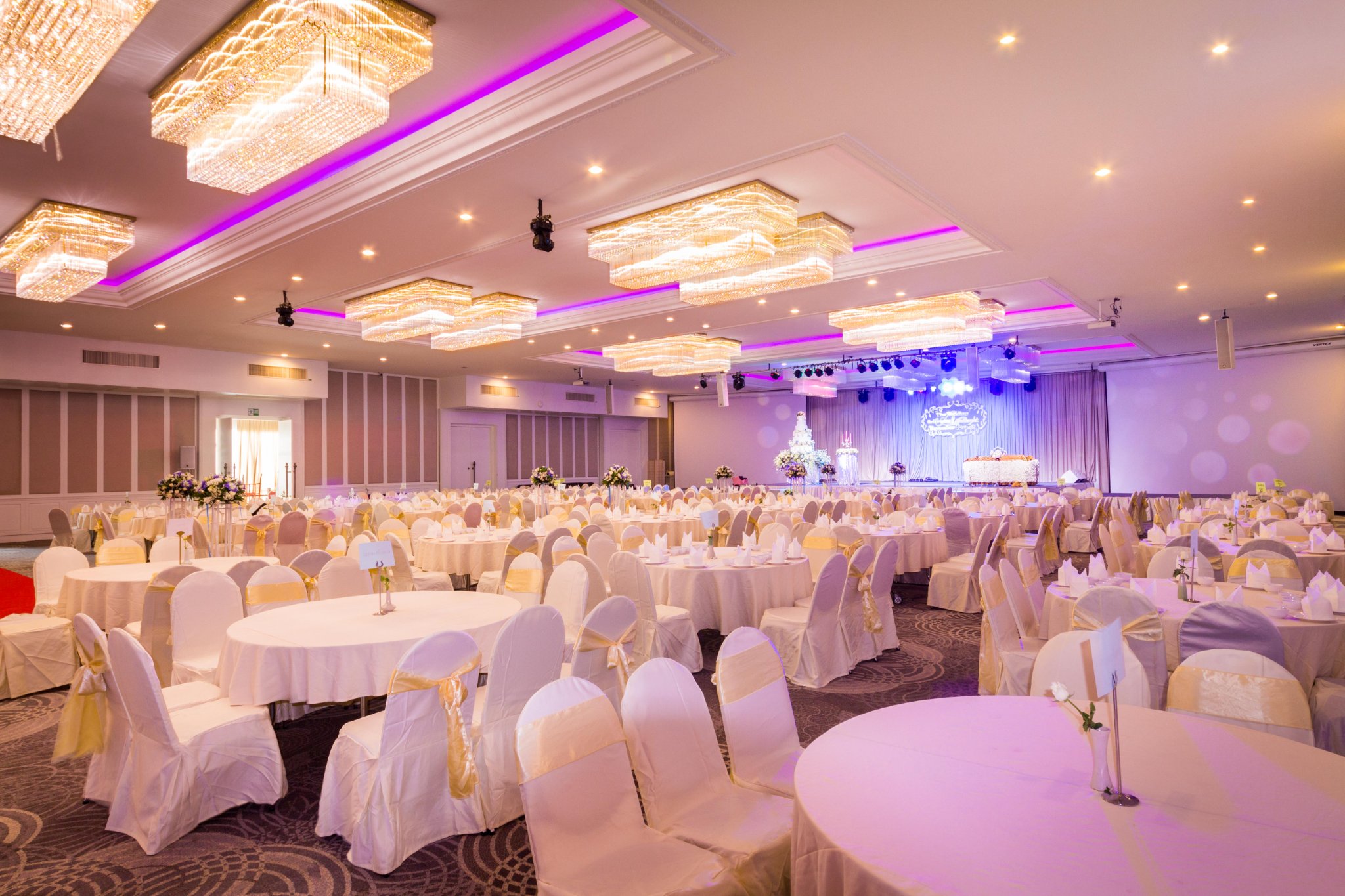 Avana Grand Hotel สถานที่แต่งงานใกล้รถไฟฟ้าที่น่าสนใจเป็นอย่างมาก