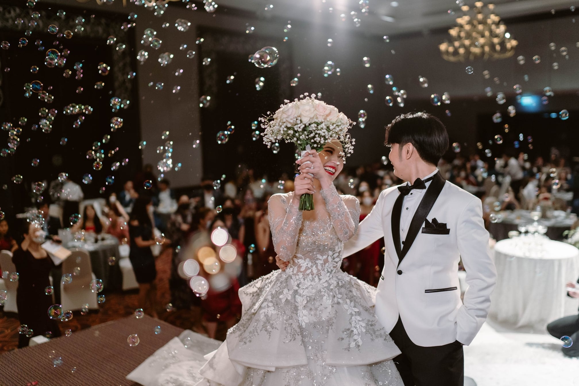 แต่งงานใกล้รถไฟฟ้า