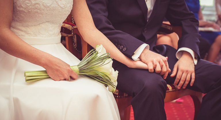 ขั้นตอนการจดทะเบียนสมรสกับชาวต่างชาติ ทำเองได้ชิว ๆ Don't worry หายห่วง!!