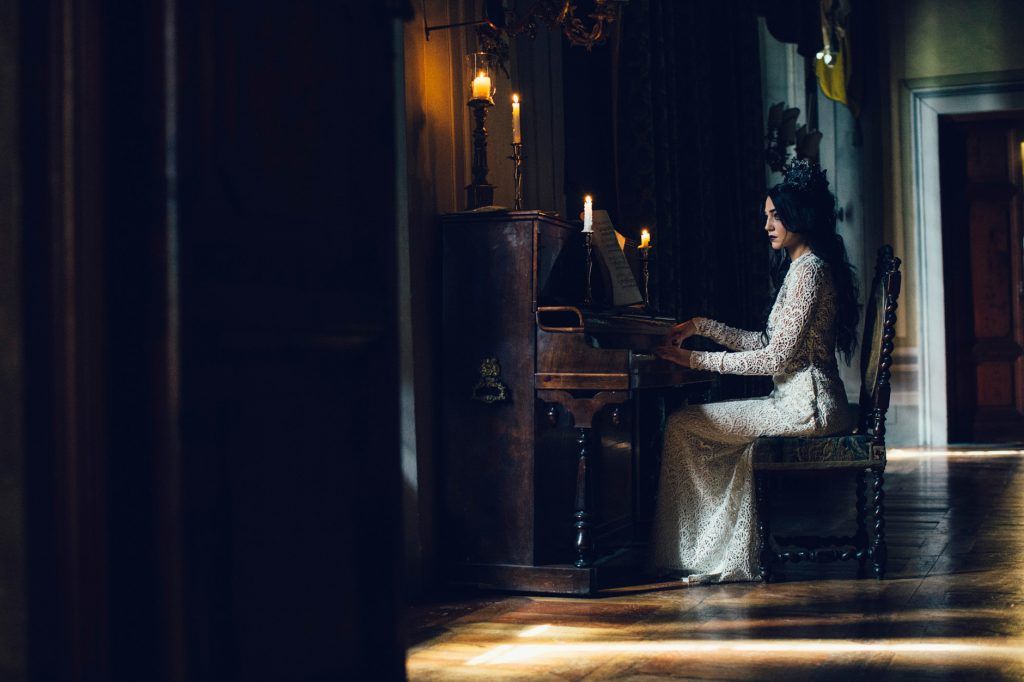 802 dracula dark inspirational editorial wedding photo photography anna fuca atelier bride piano gothic