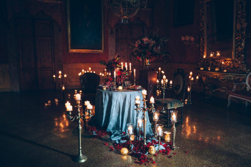 803 gothic table dinner inspirational wedding styling fashion editorial la rosa canina firenze villa maiano