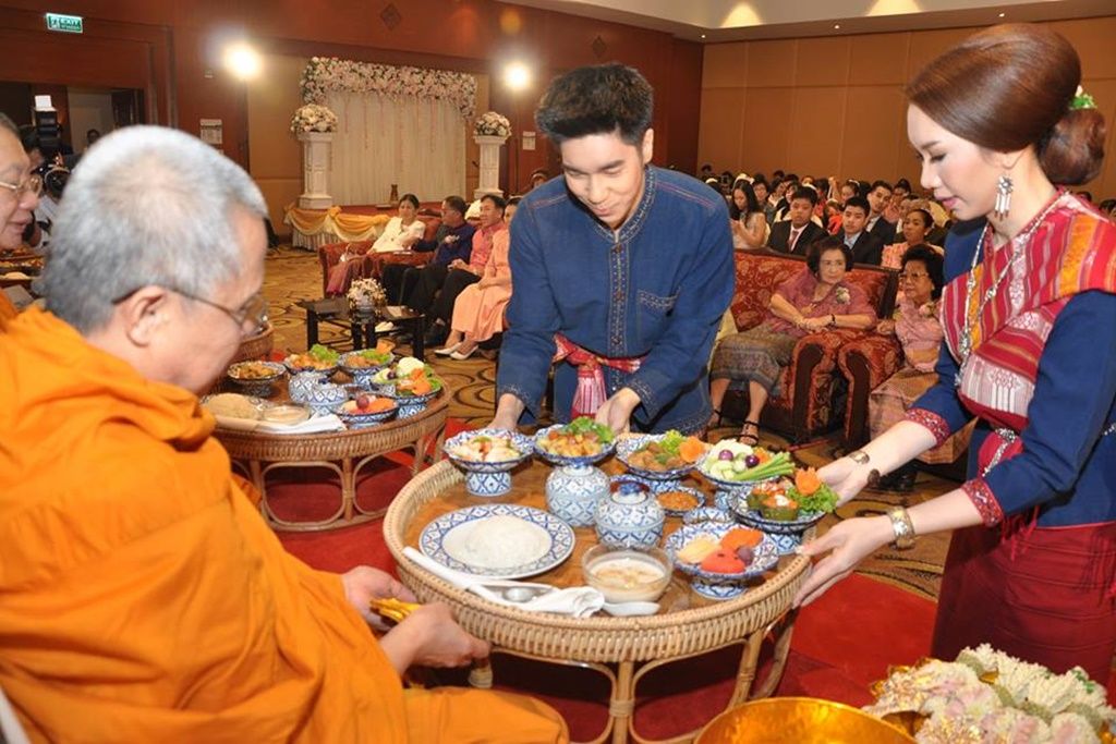 รีวิวงานแต่งงานเช้าล้านนา-เย็นดอกไม้บานสะพรั่งที่ IMPACT เมืองทองธานี