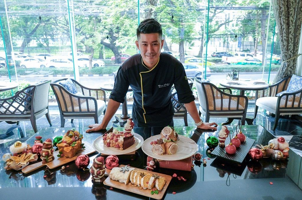 01.Chef Anupong with Festive Dessert at The Rain Tree Cafe The Athenee Hotel