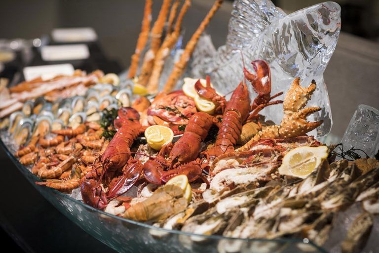 ฉลองเทศกาลแห่งความสุขแบบมีสไตล์ พร้อมต้อนรับวันปีใหม่ พ.ศ. 2561 สุดประทับใจ ณ โรงแรม ดิ แอทธินี โฮเทล แบงค็อก, อะ ลักซ์ชูรี คอลเล็คชั่น โฮเทล