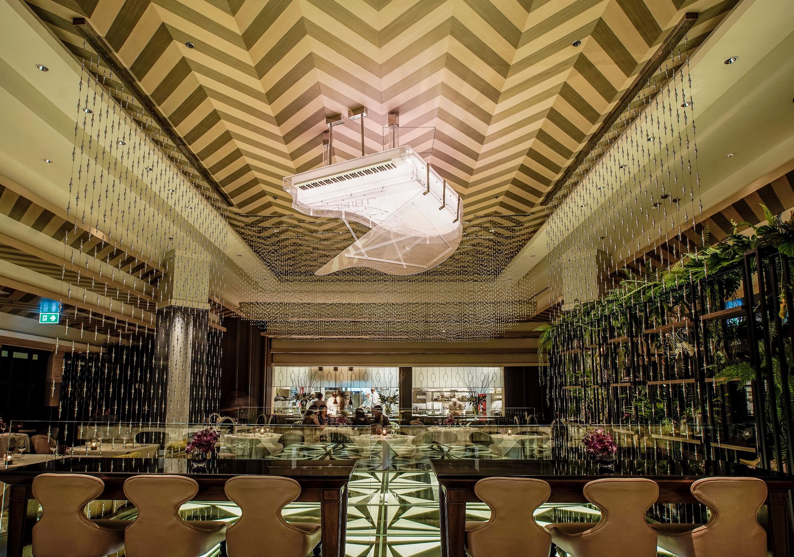 วาเลนไทน์นี้พาคู่รักดินเนอร์มื้อพิเศษ ที่ห้องอาหารมิชลินสตาร์ แฌม บายฌองมิเชล โลรองต์