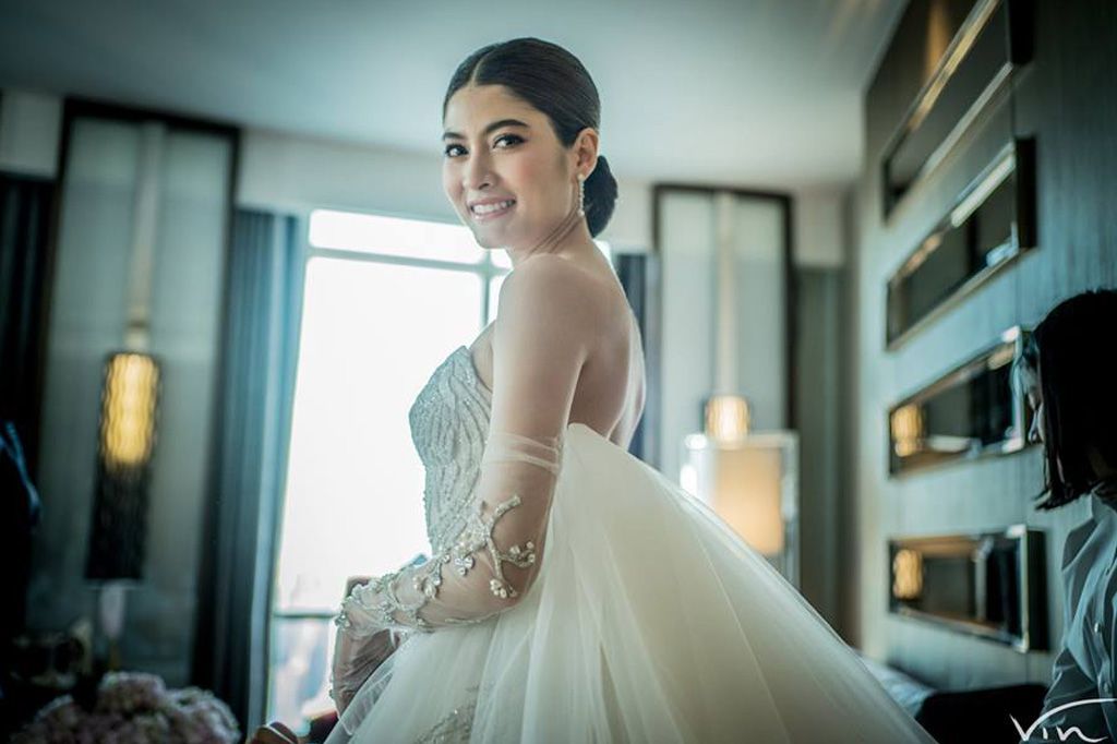 เก็บตกชุดเจ้าสาวสุดเริศ 4 สไตล์ของมาร์กี้-ราศรี เจ้าสาวป้ายแดงสุดปังส่งท้ายปี 2560