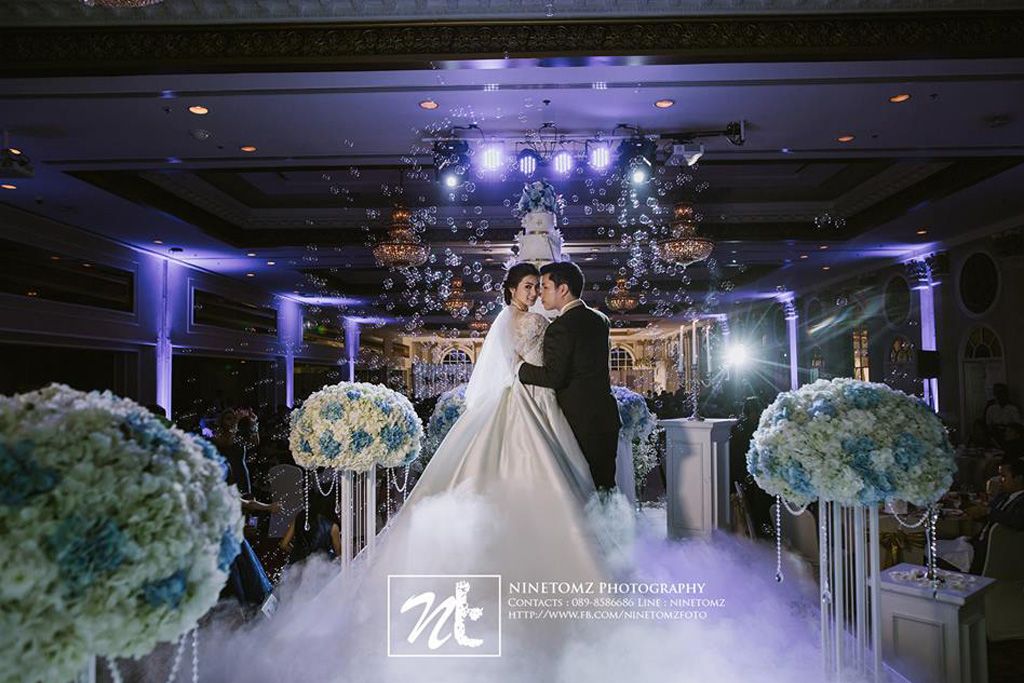 จัดงานแต่งงานสุดโรแมนติกในห้องบอลรูมหรูสไตล์ยุโรป ณ โรงแรมแมนดาริน สามย่าน