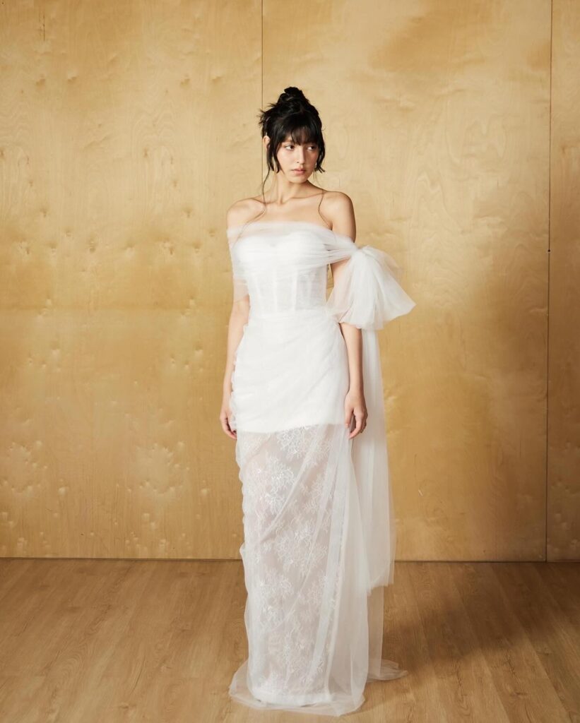 ชุดแต่งงานริมทะเลแบบคอร์เซ็ต สวยเก๋ มีสไตล์
