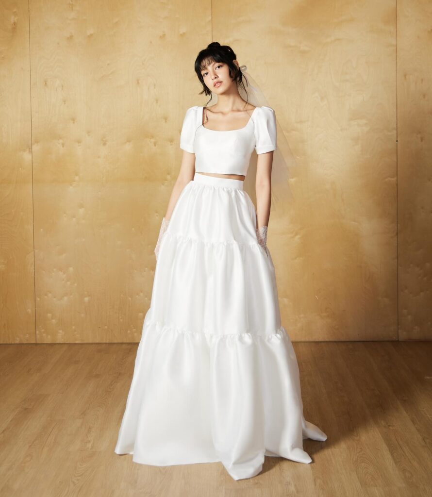 ชุดแต่งงานริมทะเล ชุดแบบ 2 ส่วน (Two piece)