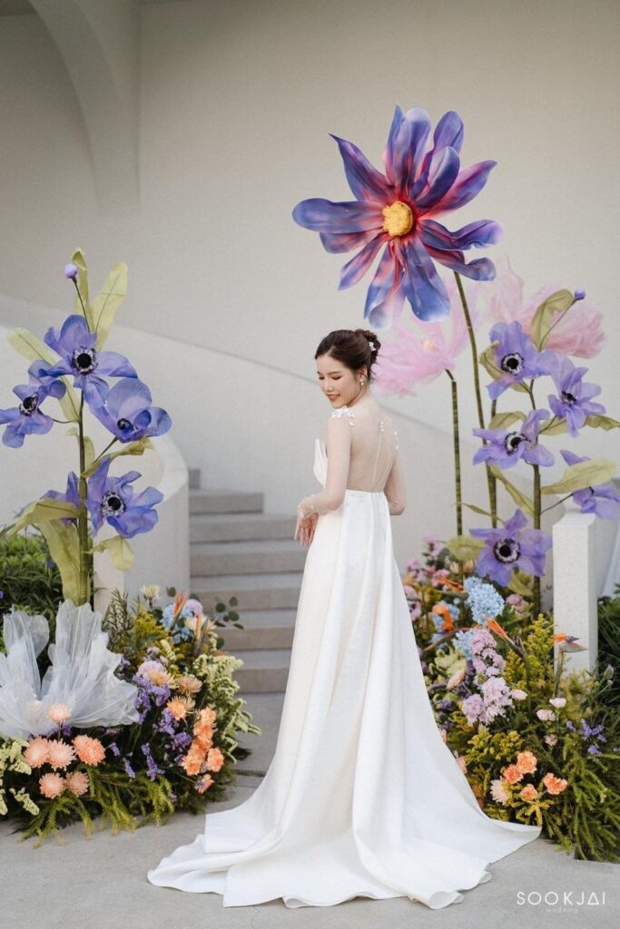 ชุดแต่งงานริมทะเลทรงเอ็มไพร์ ดีไซน์น่ารัก
