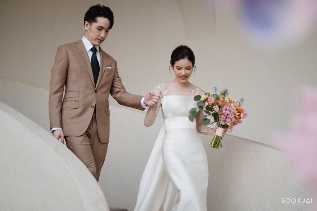 ชุดงานแต่งริมทะเลที่เหมาะกับเจ้าสาวตัวเล็ก