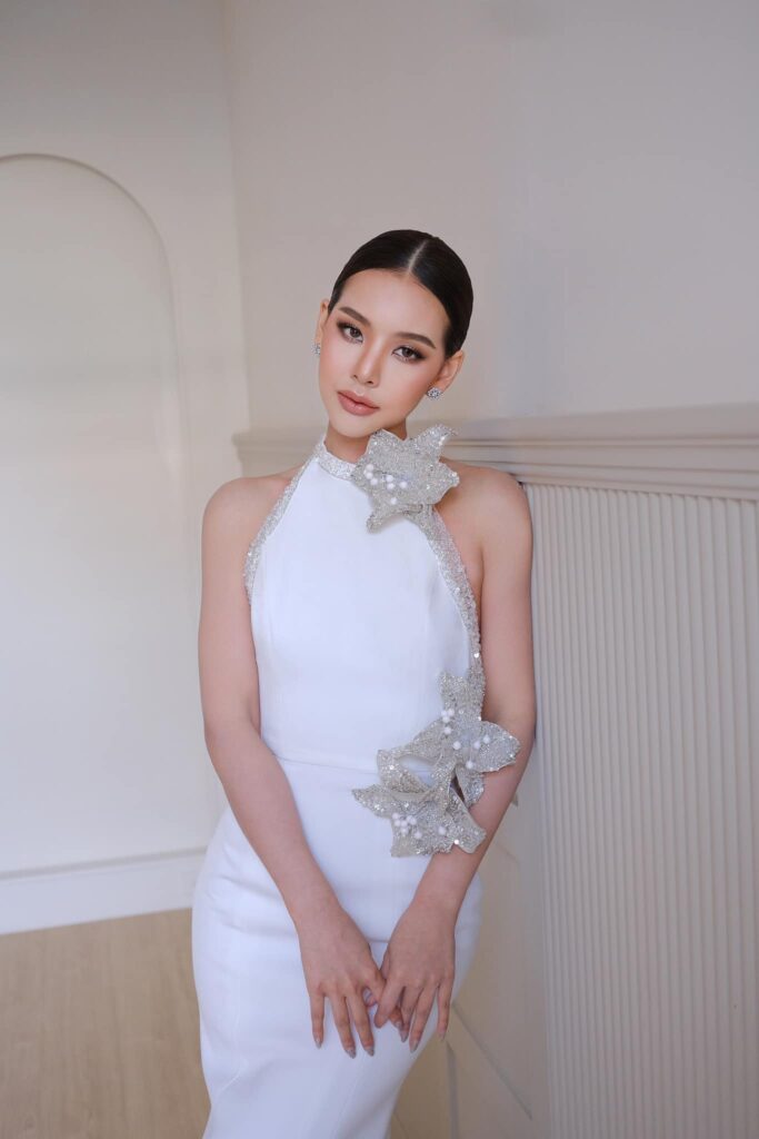 ชุดงานแต่งริมทะเลทรงทรัมเป็ตสุดเก๋