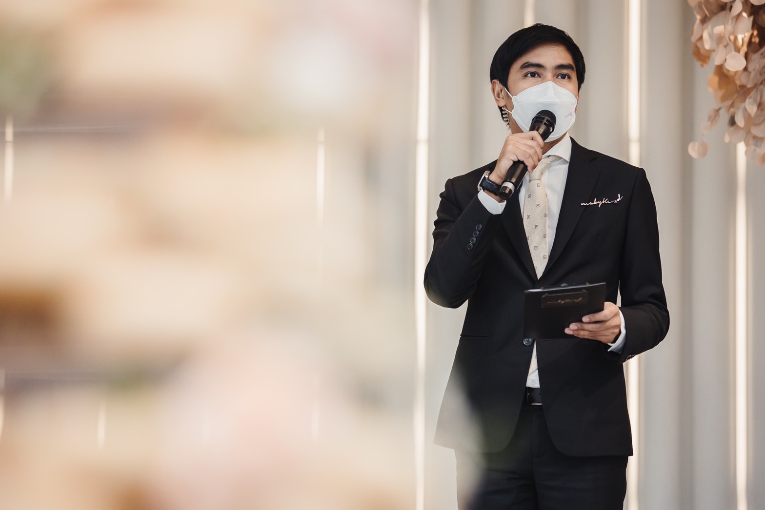 คุณเกิด พิธีกรงานแต่งที่มีสกิลการพูดและการ Entertain ที่เป๊ะมาก