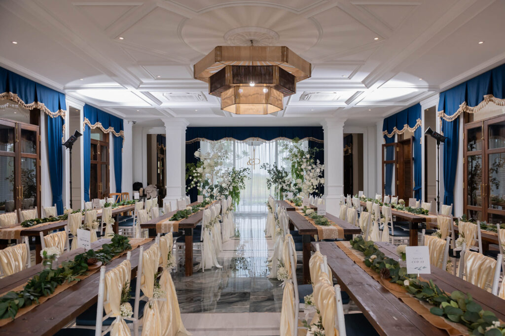 เรือนอรุณดารา เต็มไปทีมงานและบริการระดับมืออาชีพ มีห้องจัดเลี้ยงรองรับแขกได้ 140 ท่าน