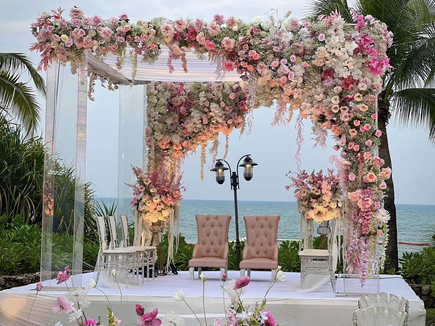 แต่งงานริมทะเลชลบุรี ที่บรรยากาศแต่งงานริมทะเลชลบุรี ที่ โรงแรมเซ็นทาราแกรนด์มิราจบีชรีสอร์ท พัทยา