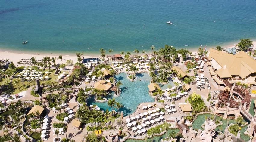Centara Grand Mirage Beach Resort Pattaya สถานที่จัดงานแต่งงานริมทะเล ชลบุรี รองรับแขกได้ 350 คน