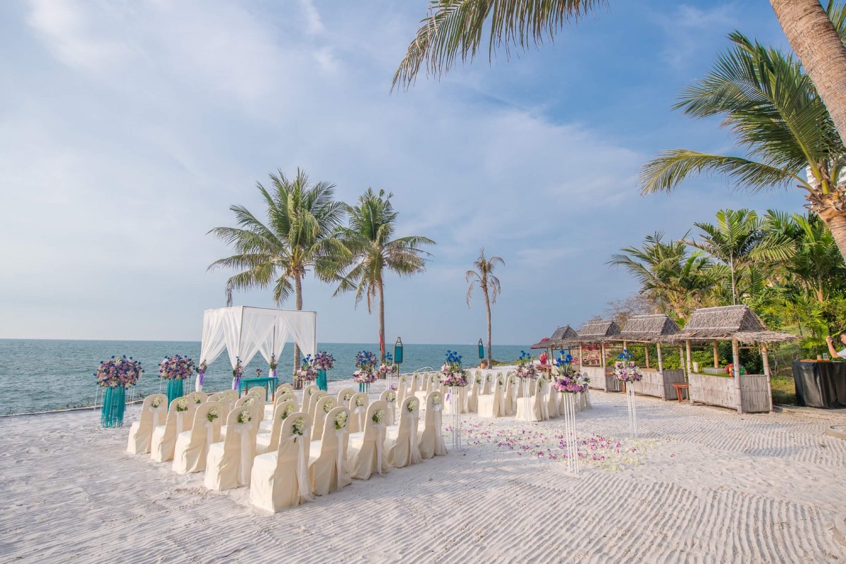แต่งงานริมชายหาดส่วนตัว ณ อินเตอร์คอนติเนนตัล พัทยา รีสอร์ท (InterContinental Pattaya Resort)