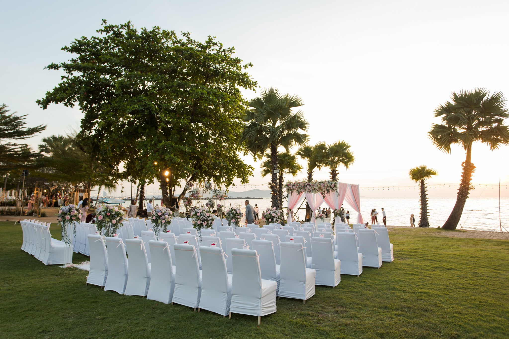 แต่งงานริมทะเล บรรยากาศโรแมนติกที่เมอเวนพิค สยาม โฮเทล พัทยา (Mövenpick Siam Hotel Pattaya)