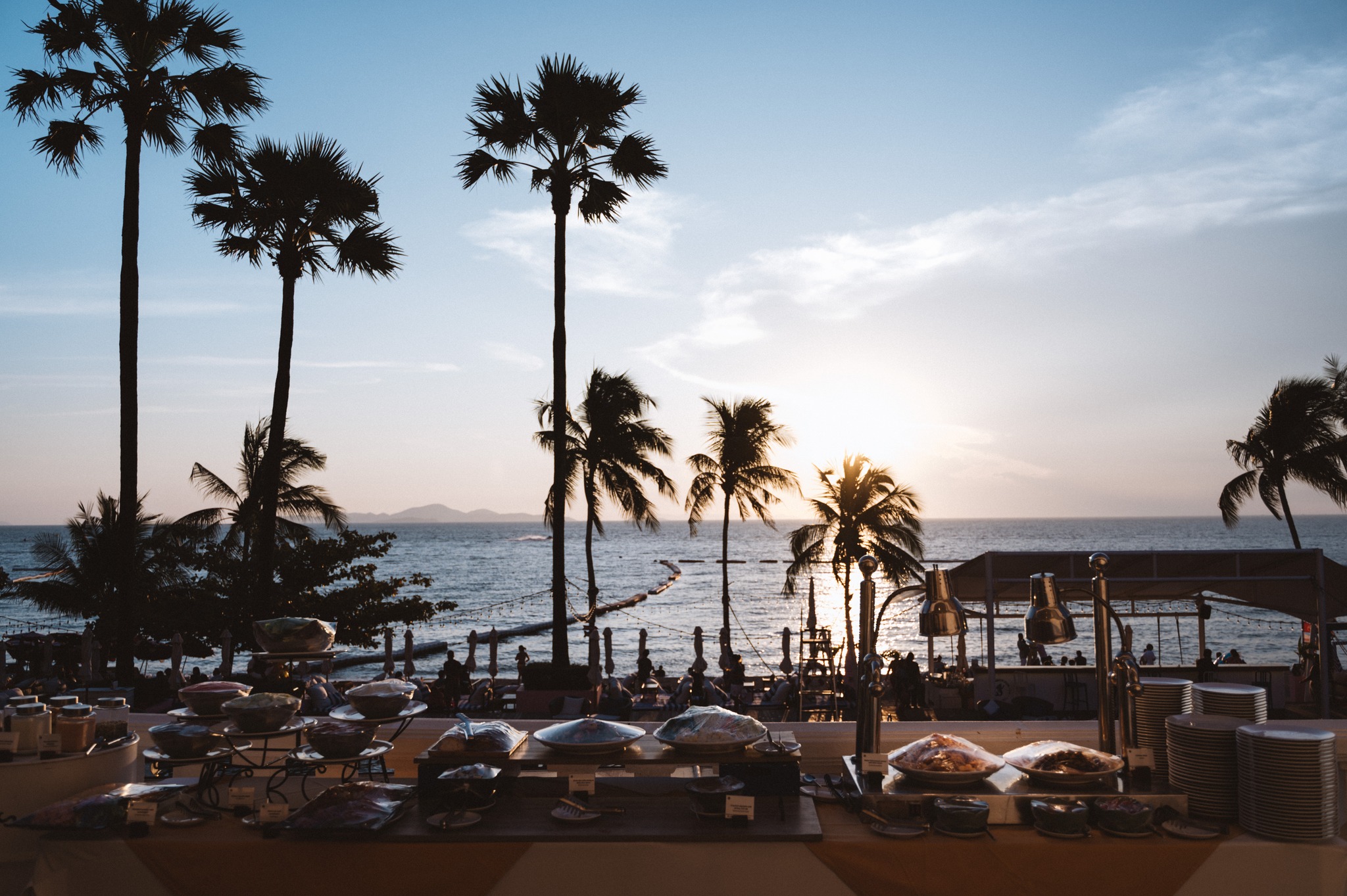 ต่งงานริมทะเล ชลบุรี บรรยากาศสุดโรแมนติก พูลแมน พัทยา จี