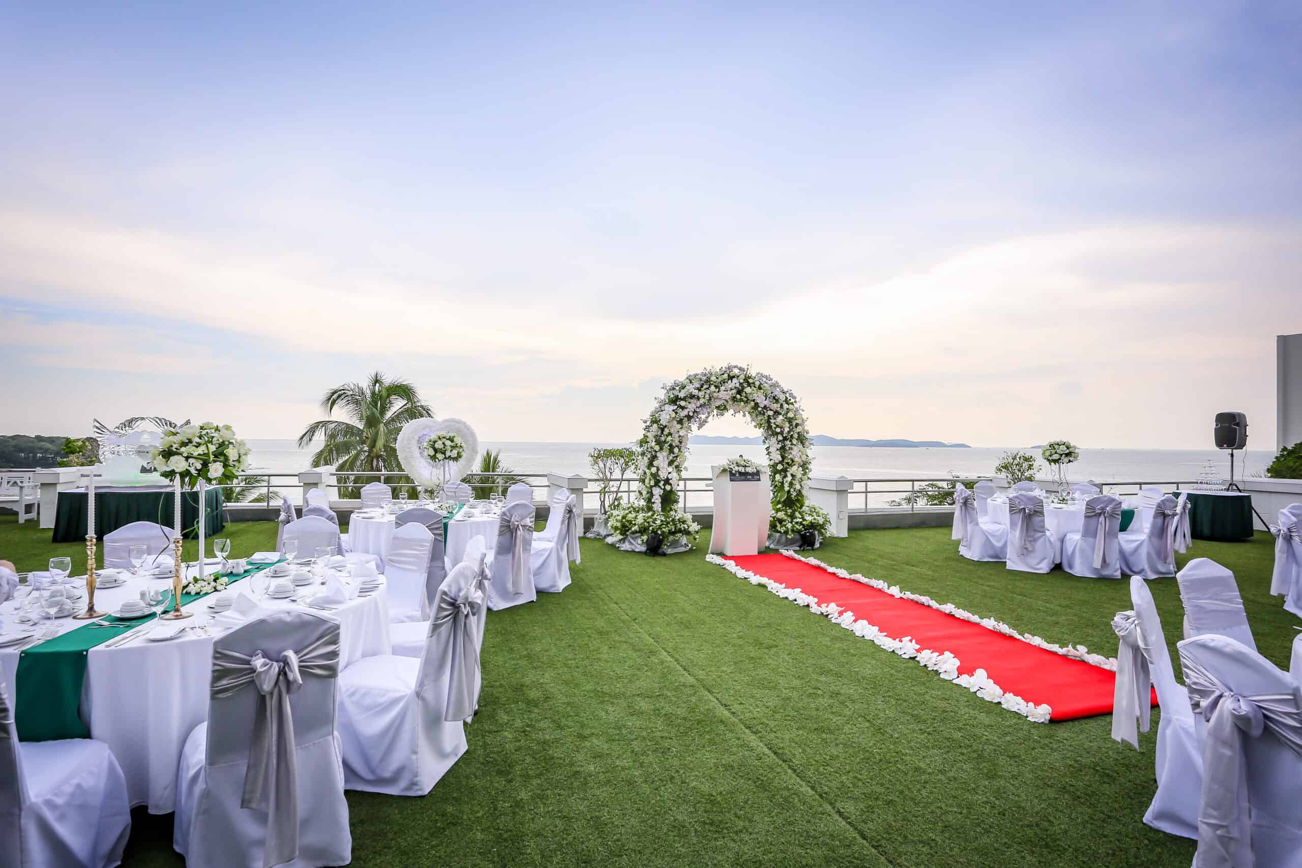 สถานที่จัดงานแต่งริมทะเล รอยัล คลิฟ บีช (Royal Cliff Beach Hotel)