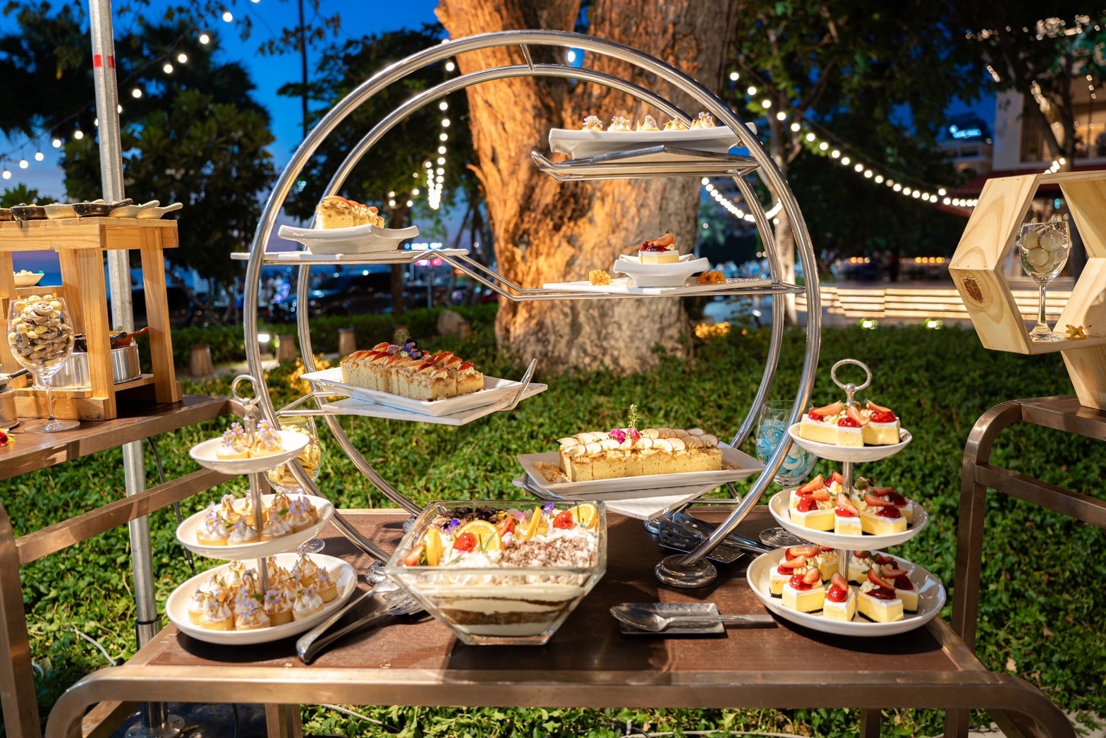 อาหาร จัดงานแต่งริมทะเล อมารี พัทยา