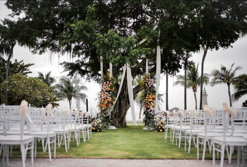 สถานที่จัดงานแต่งสวย ๆ ริมทะเล ชลบุรี ฎ-ชฎา รีสอร์ท บายเดอะซี นาจอมเทียน