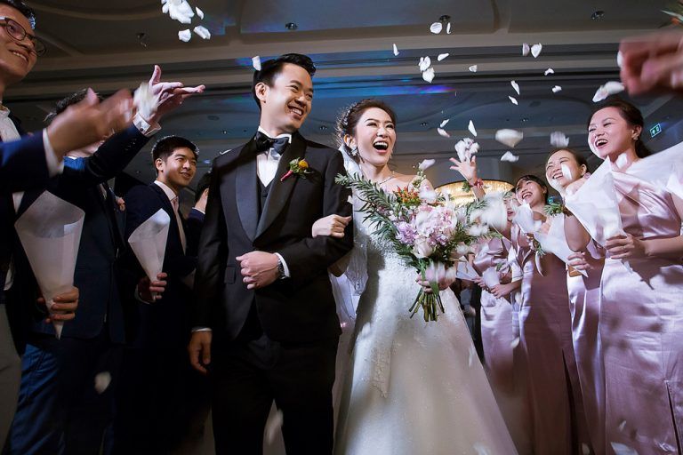 รีวิวแต่งงานสุดโรแมนติกในธีมสีขาวกลิ่นอาย Greenery ณ โรงแรมยู สาทร กรุงเทพฯ