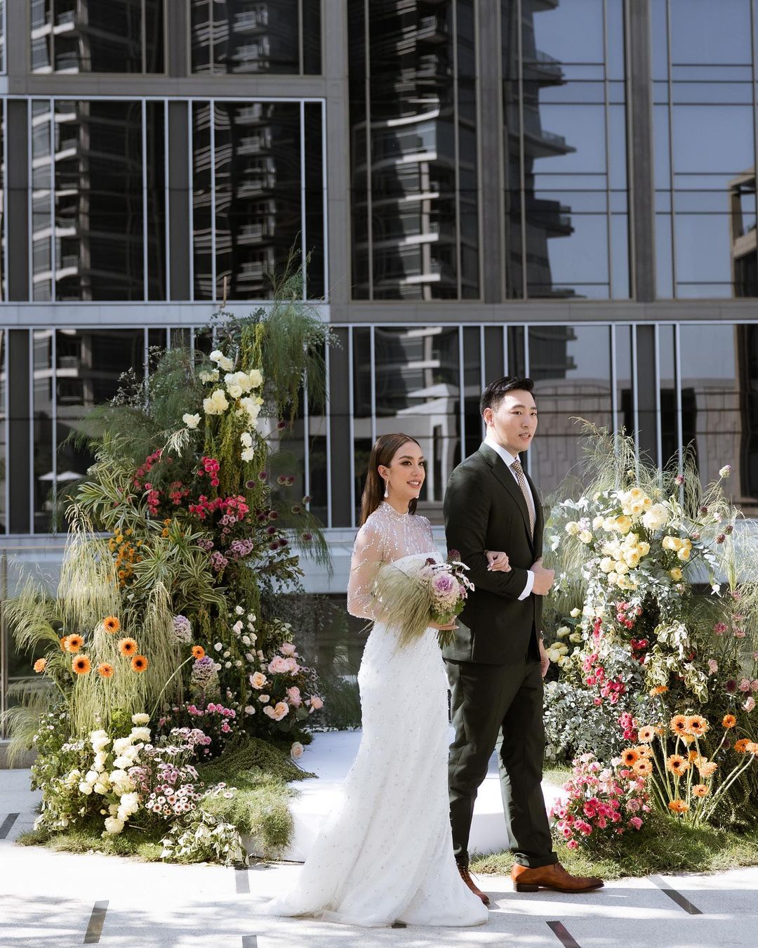 Four Seasons Hotel Bangkok โรงแรมหรูหราระดับ 5 ดาวตั้งอยู่บนถนนเจริญกรุงทอดยาวตลอดริมแม่น้ำเจ้าพระยากว่า 200 เมตร