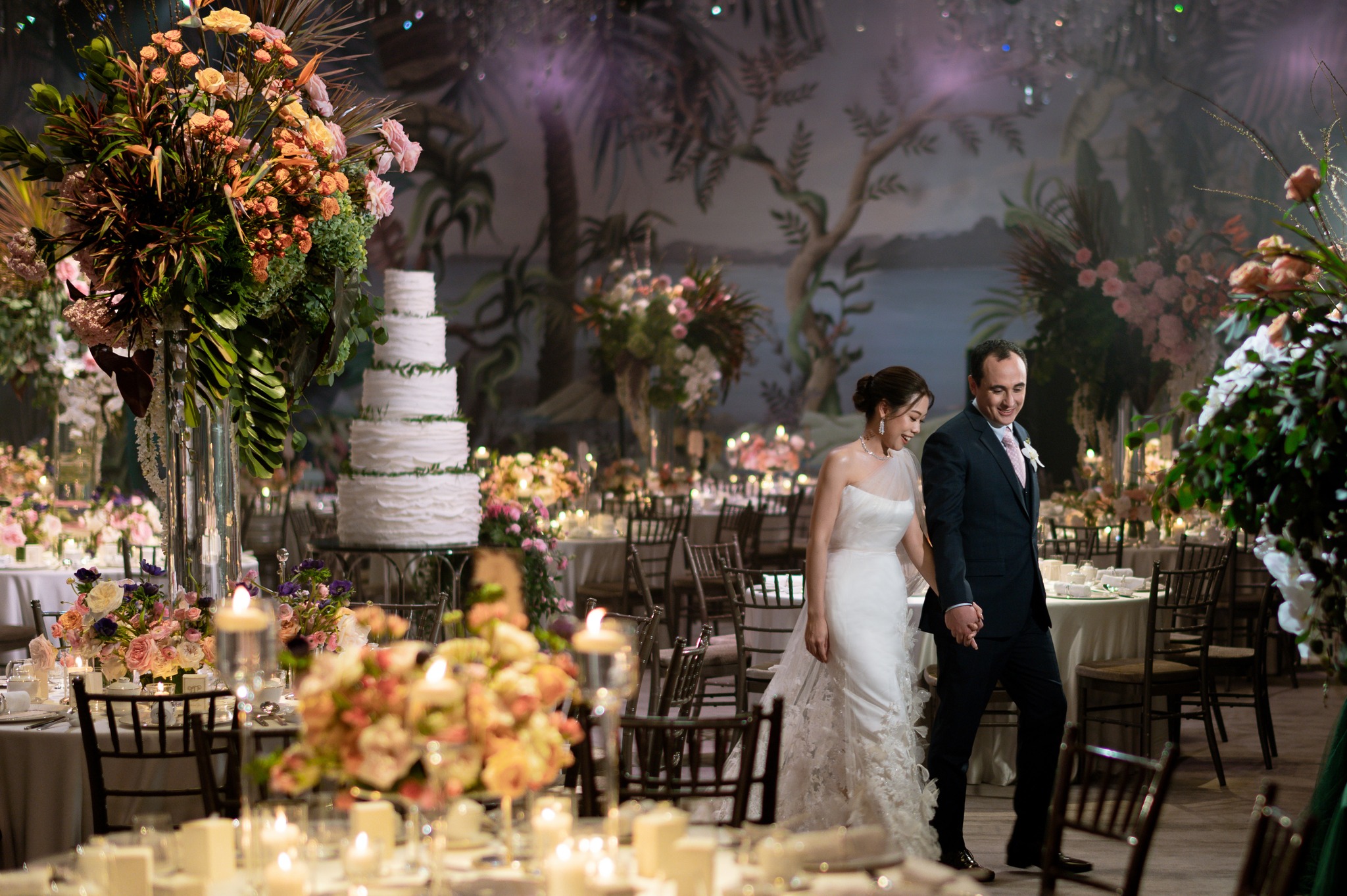 Four Seasons Hotel Bangkok จัดได้ทั้งพิธีหมั้นเช้า แต่งเที่ยงหรือว่าเฉลิมฉลองช่วงเย็น มีพื้นที่ให้เลือกมากมาย ตกแต่งไว้ให้ดูดีในสไตล์โมเดิร์น