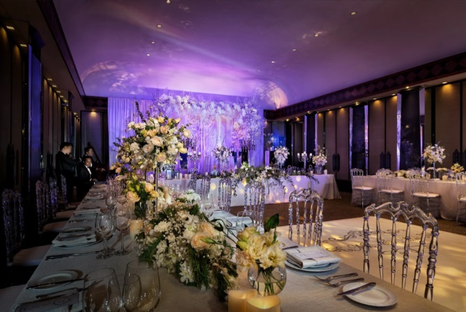 โรงแรมสุโขทัย กรุงเทพฯ มีบริการที่ครอบคลุมการจัดงานแต่งทุกรูปแบบพิธี มีอุปกรณ์อำนวยความสะดวกครบจบในแพ็กเกจเดียว