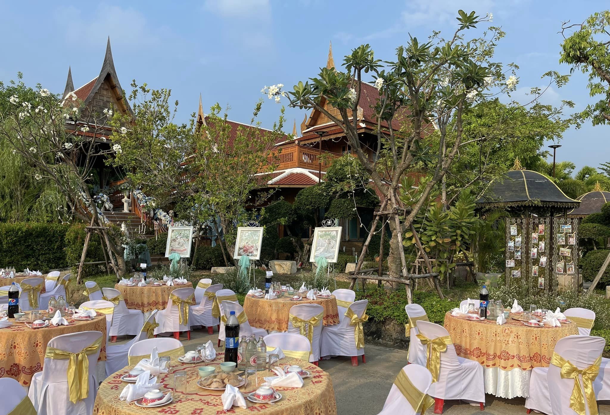 คุ้มเจ้าสัว ภายในมีโซนต่าง ๆ ที่เหมาะสำหรับใช้จัดงานแต่งพิธีไทยทั้งช่วงเช้า เที่ยงหรือเย็น