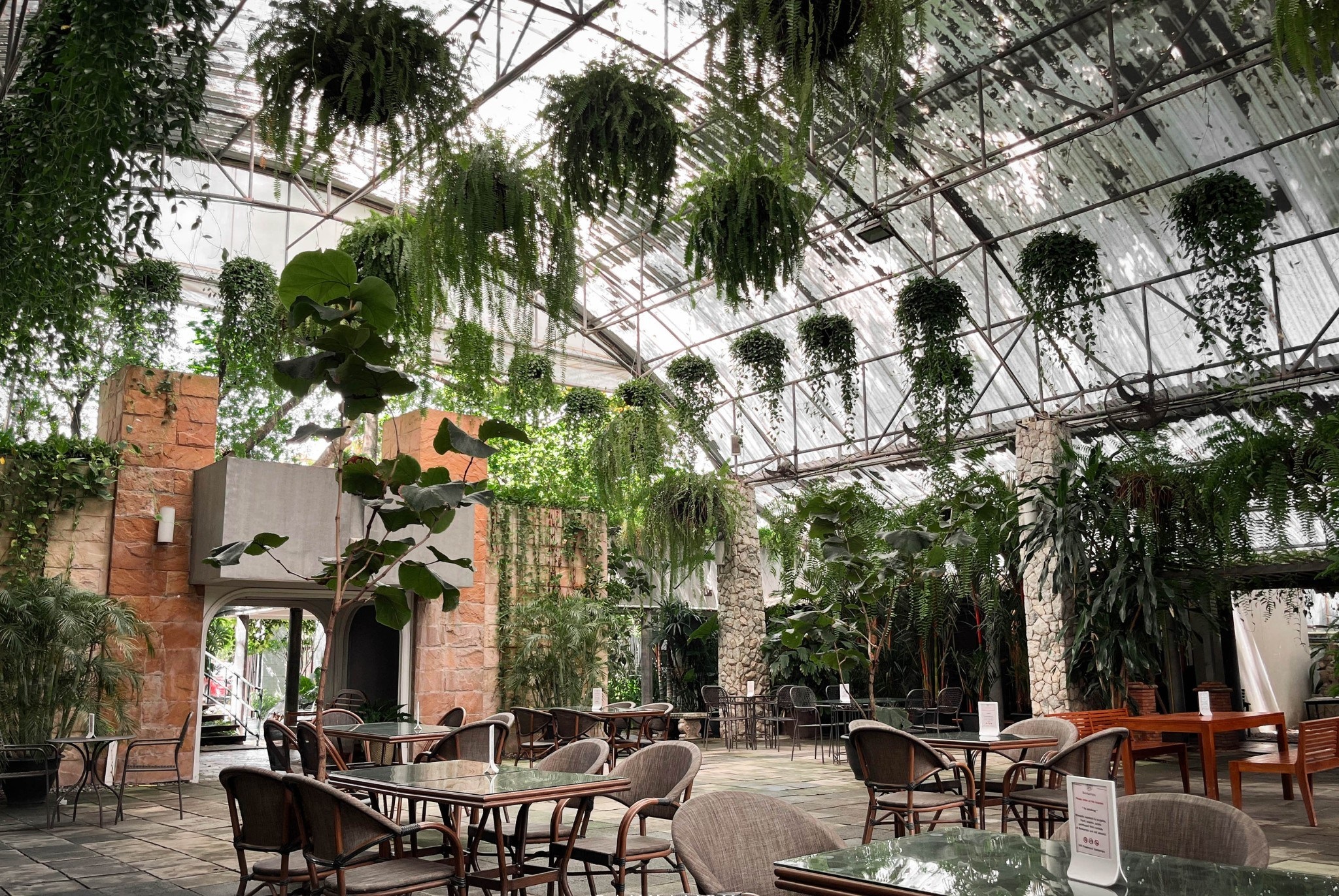 บ้านก้ามปู อยู่ท่ามกลางสวนธรรมชาติของพรรณไม้เขตร้อน