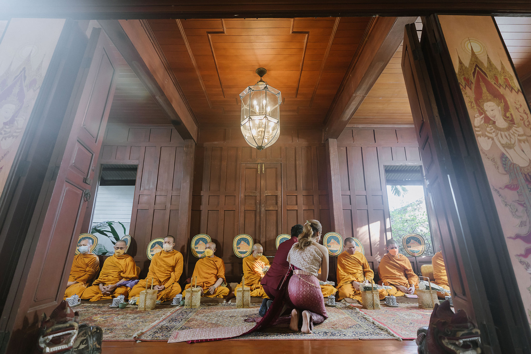 บ้านก้ามปู ภายในเป็นเรือนไทยหลังงามที่ได้รับการออกแบบประยุกต์มาให้ร่วมสมัย