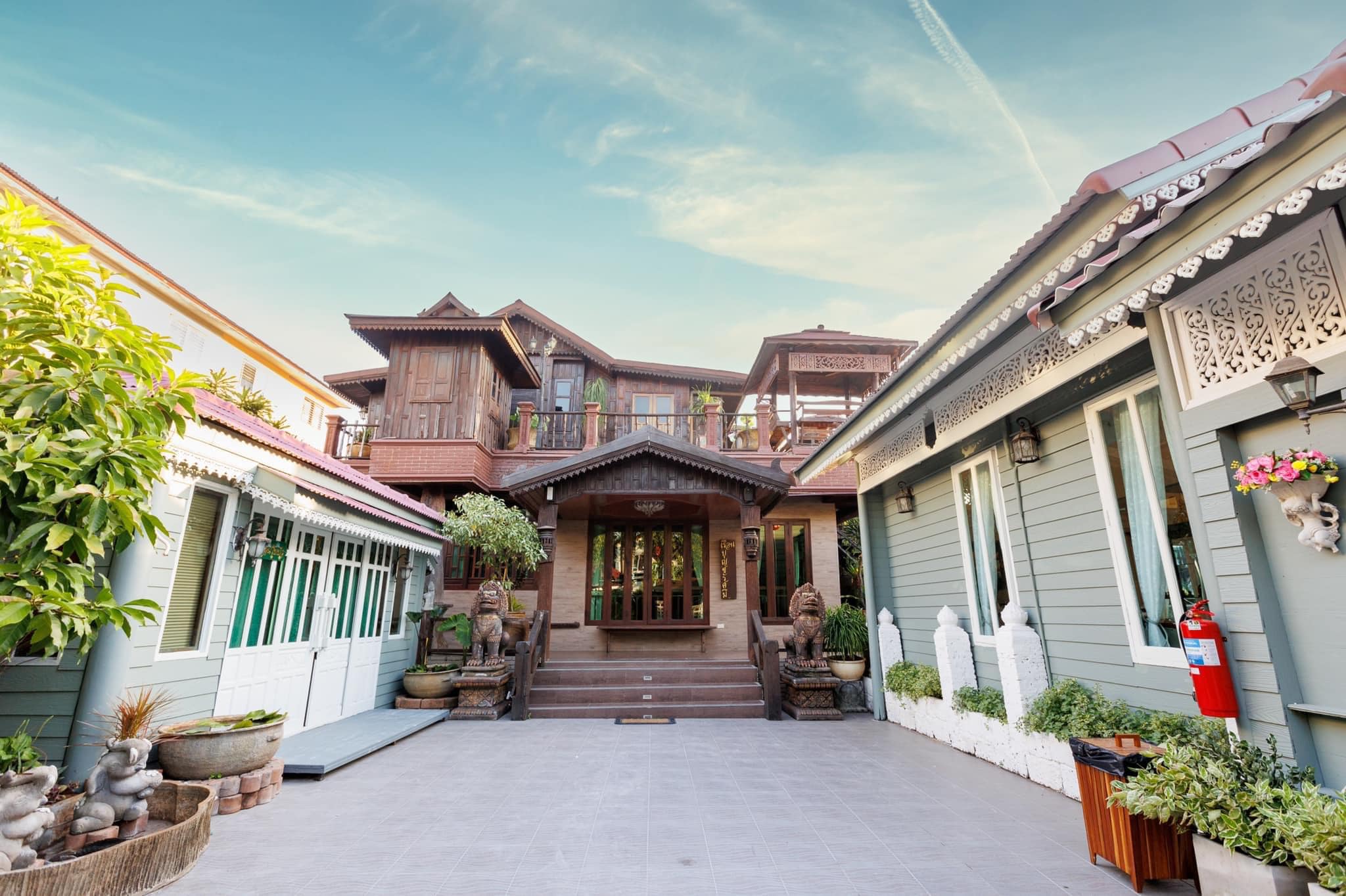 เรือนไทยปุญชรัศมี เรือนไทยจัดงานแต่งงานที่สร้างจากไม้สักทองโบราณ