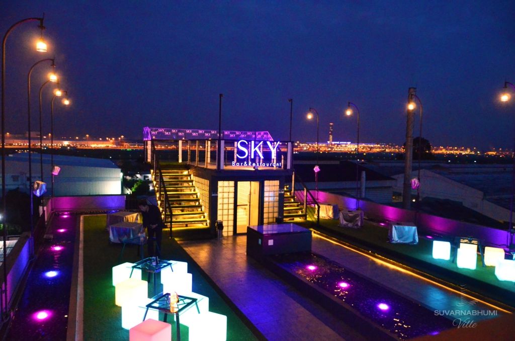 แนะนำสถานที่แต่งงานบรรยากาศสุดชิค ใกล้สนามบินสุวรรณภูมิ ณ ห้องอาหาร Sky Bar 64 โรงแรมสุวรรณภูมิ วิลล์