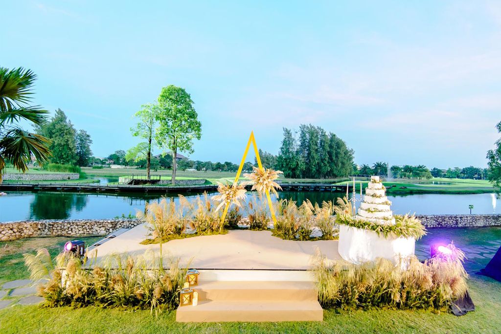 จัดงานแต่งงานสุดหรูแสนโรแมนติกท่ามกลางบรรยากาศธรรมชาติ ทิวทัศน์ระดับรีสอร์ทแบบใกล้กรุงเทพฯ ณ โรงแรมเลอ เมอริเดียน สุวรรรณภูมิ