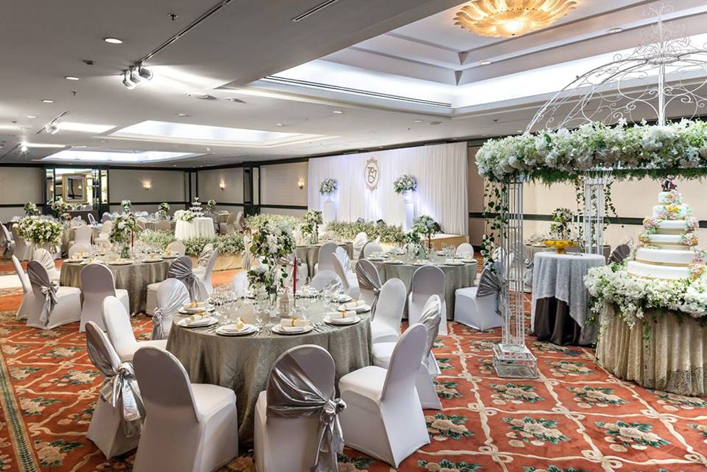 จัดงานแต่งงานด้วยอาหารนานาชาติหลากสไตล์ พร้อมตกแต่งครบด้วย Decoration สุดหรู โรแมนติกแบบอินเตอร์ในราคาที่คุณคาดไม่ถึง ณ โรงแรมแรมแบรนดท์ กรุงเทพฯ